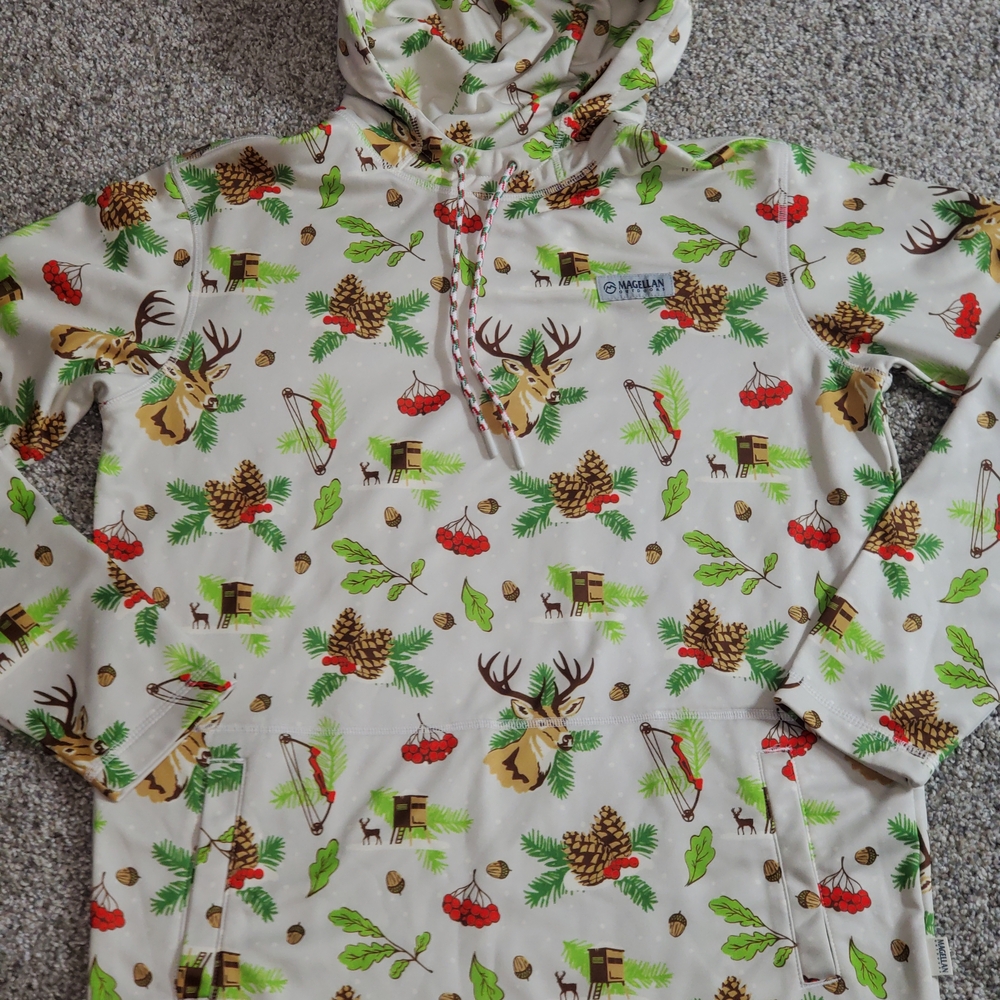 Magellan Outdoors Classic Fit Hoodie with Nature Print Size S